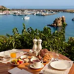 Le Calette Bay チェファル