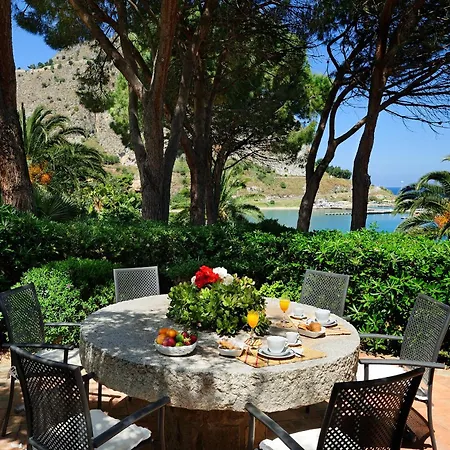 Hotel Le Calette Bay 4*