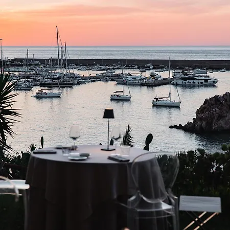 Le Calette Bay Готель Чефалу