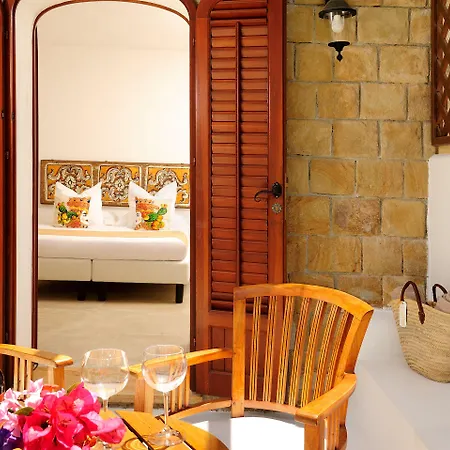 Hotel Le Calette Bay 4*